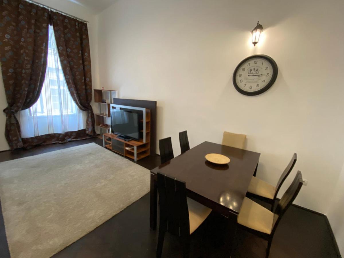 Best Location In The Heart Of The City, 2 Bedrooms, 2 Bathrooms Boedapest Buitenkant foto